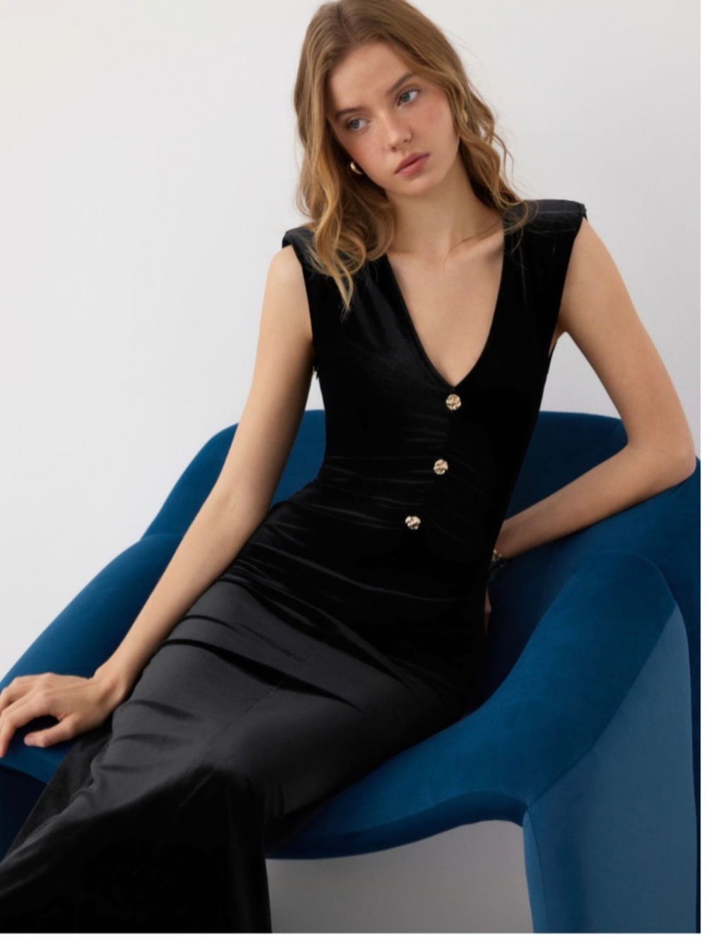 NWT VELVET V-NECK METAL DETAIL RUCHED MERMAID MIDI DRESS M